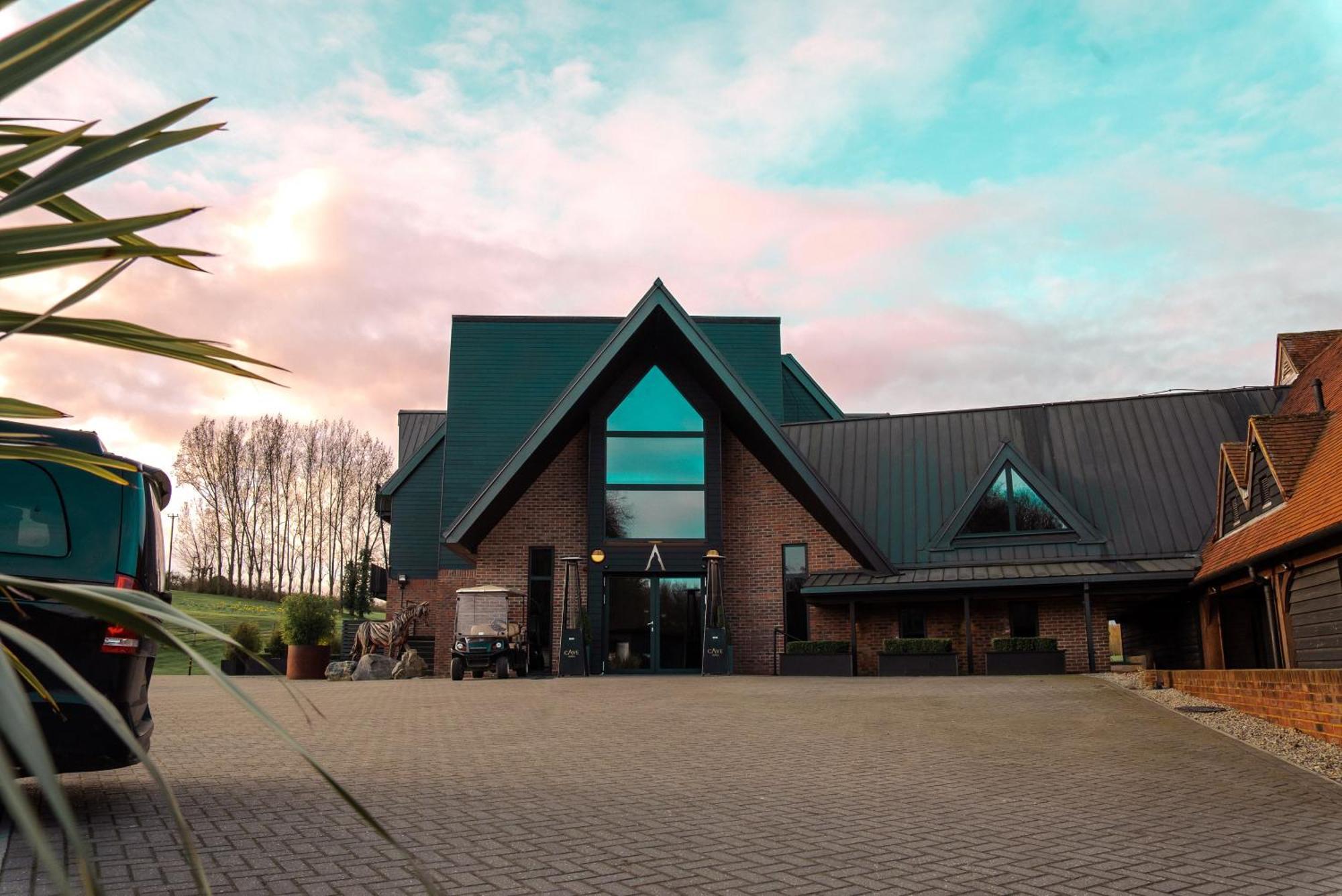 Cave Hotel & Golf Resort Faversham Exterior photo